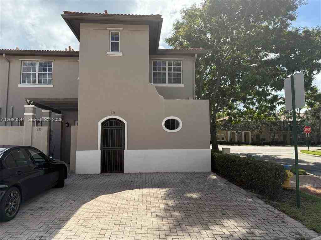 635 Sw 147th Ave - Photo 3 of 8