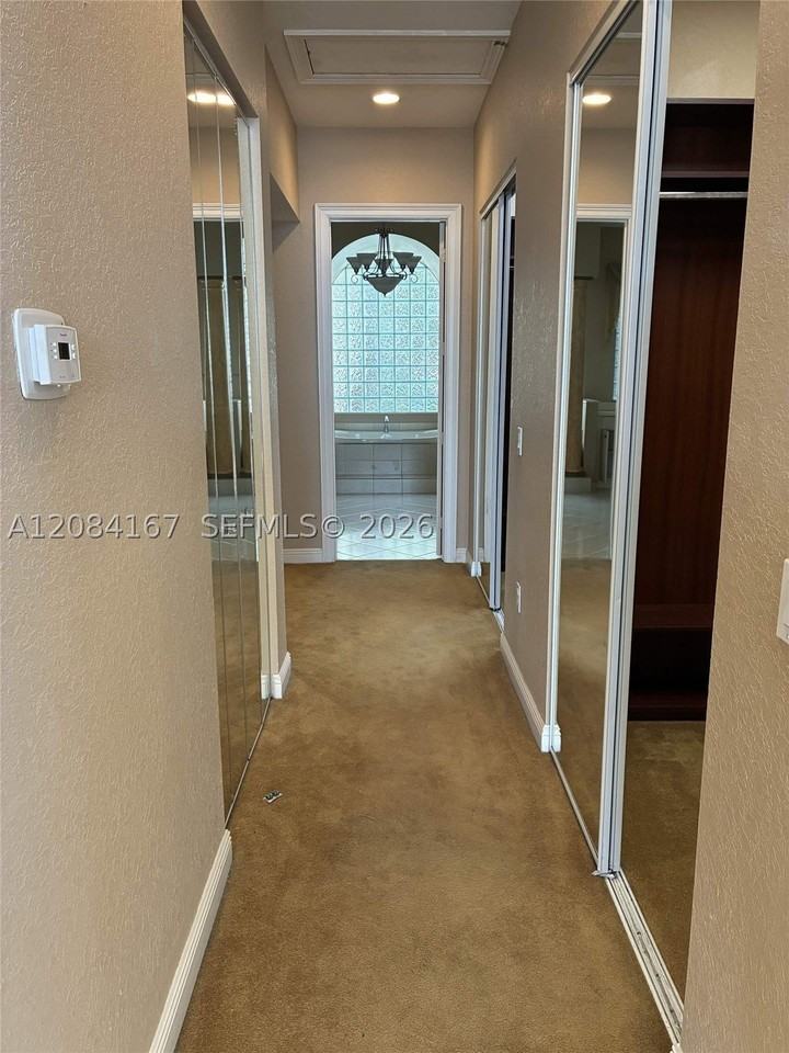 4607 Sw 195th Ter - Photo 5 of 33