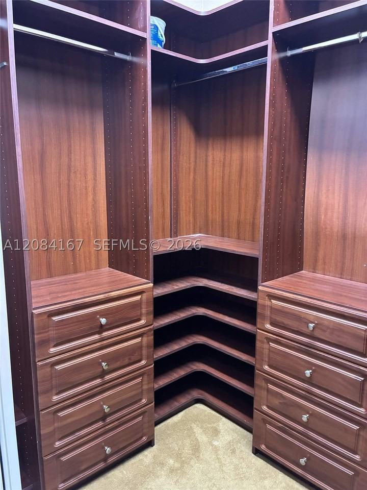 4607 Sw 195th Ter - Photo 7 of 33