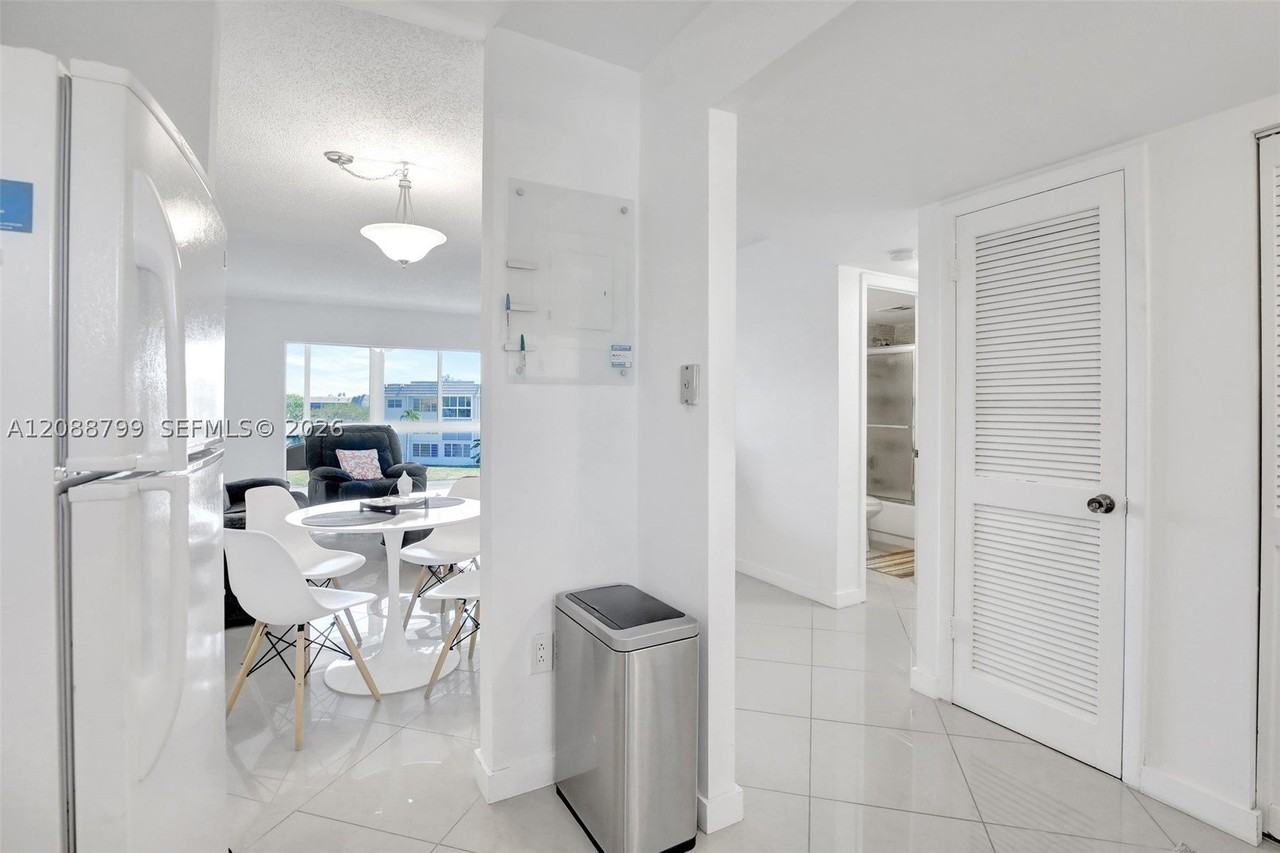 8400 Sunrise Lakes Blvd #312 - Photo 4 of 28