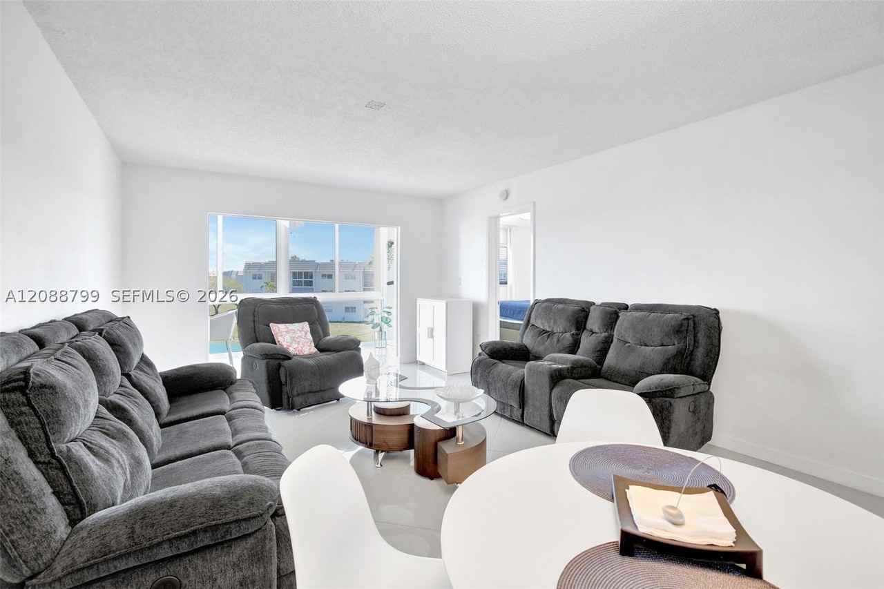 8400 Sunrise Lakes Blvd #312 - Photo 7 of 28