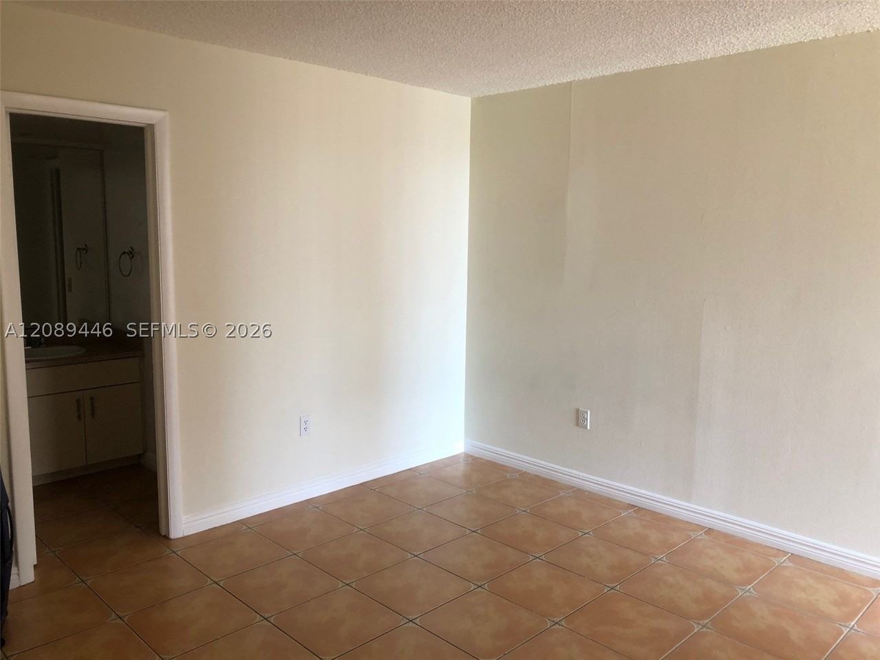 10824 N Kendall Dr #S26 - Photo 7 of 27