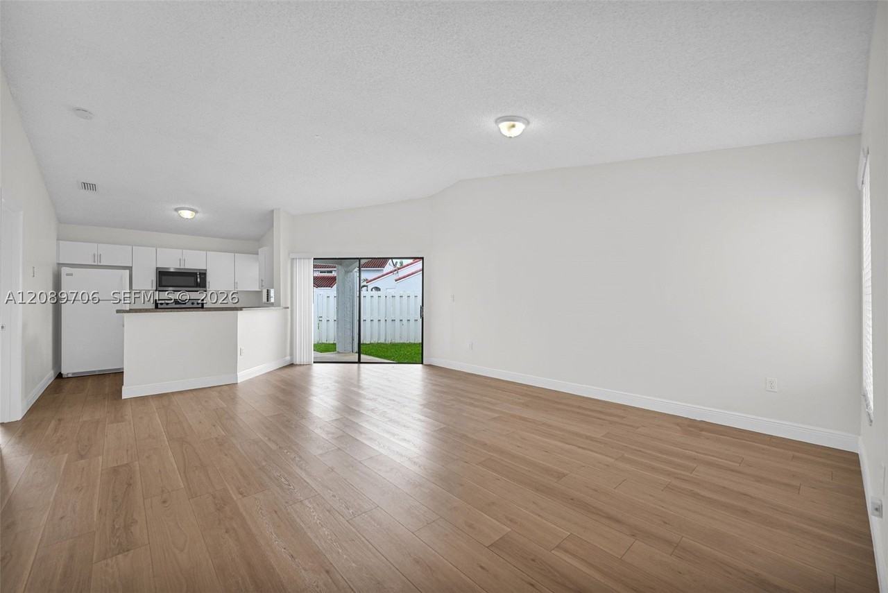 2414 San Remo Cir - Photo 2 of 43