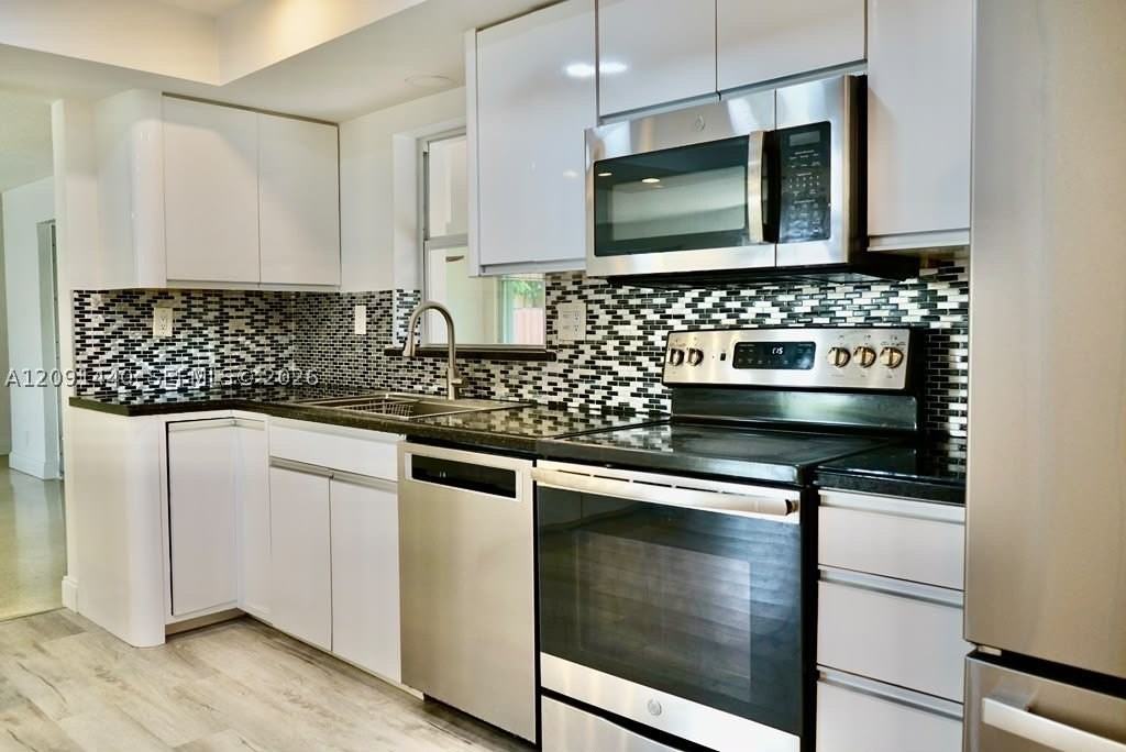 3404 Barton Rd - Photo 5 of 28