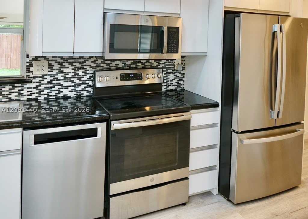 3404 Barton Rd - Photo 6 of 28