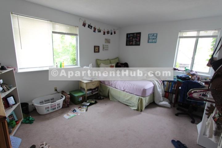 Belmont St #33 - Photo 4 of 6