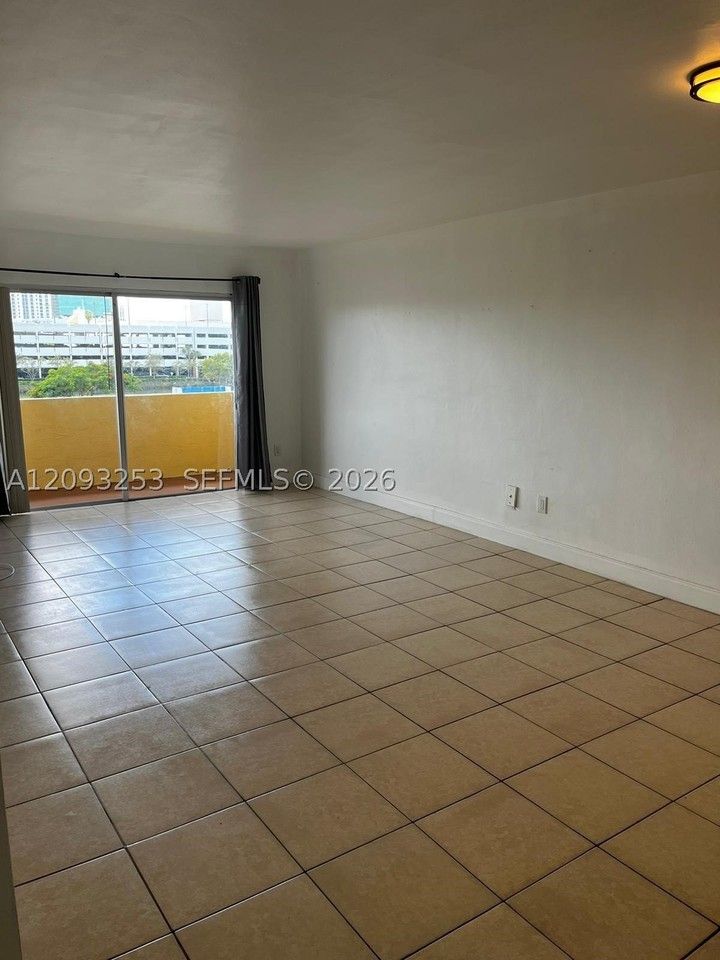7410 Sw 82nd St #K410 - Photo 3 of 14
