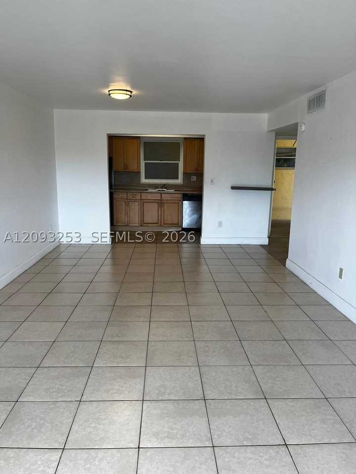 7410 Sw 82nd St #K410 - Photo 5 of 14