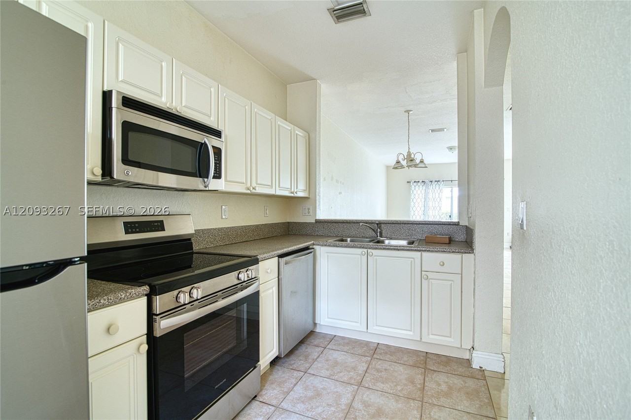 4928 Sw 140th Ter #2 - Photo 6 of 22