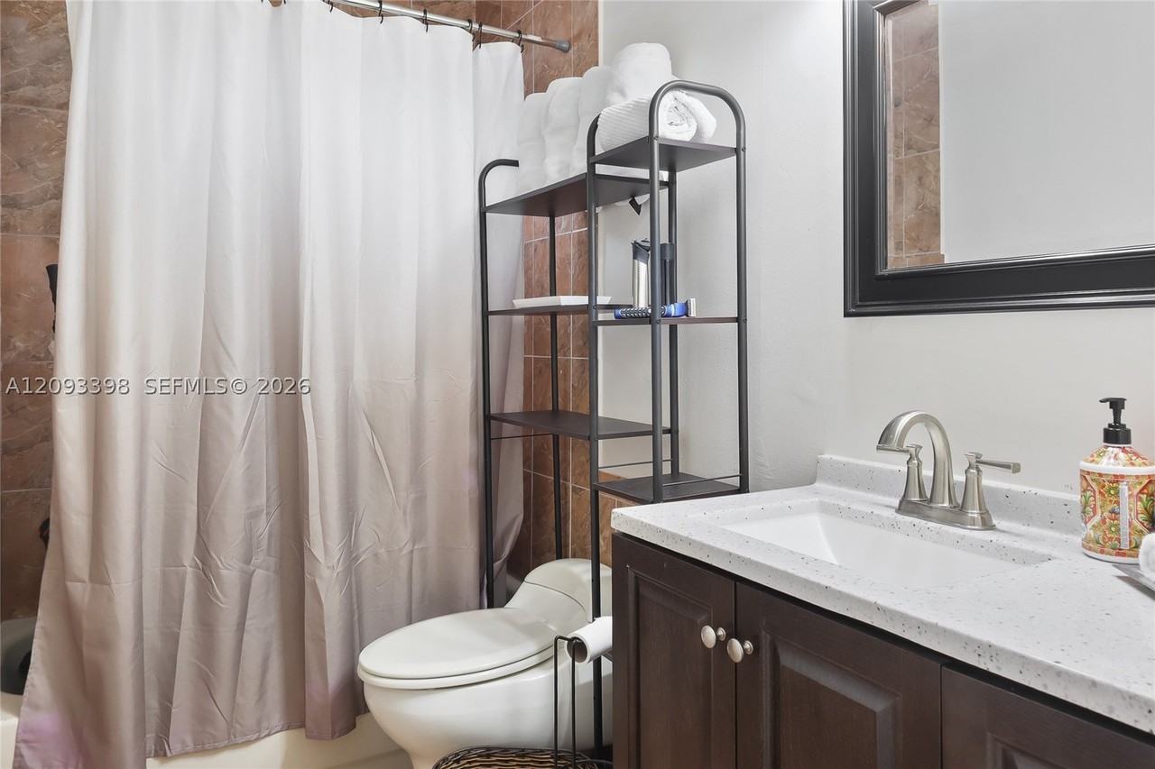 12910 Sw 82nd St - Photo 7 of 13