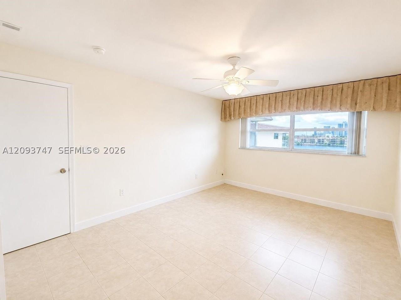 2200 Diana Dr #410 - Photo 4 of 5