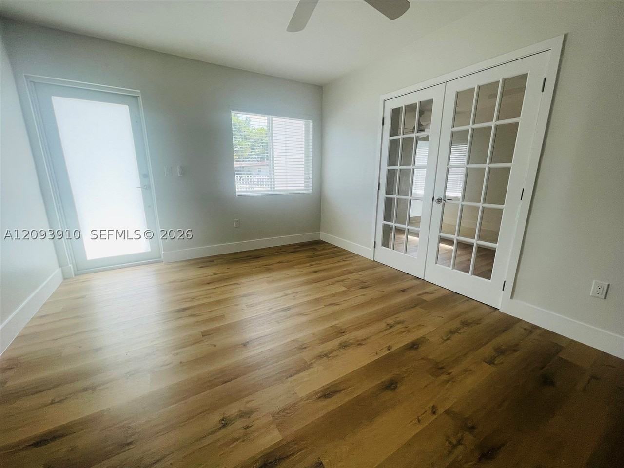 1145 Nw 25th St - Photo 4 of 14
