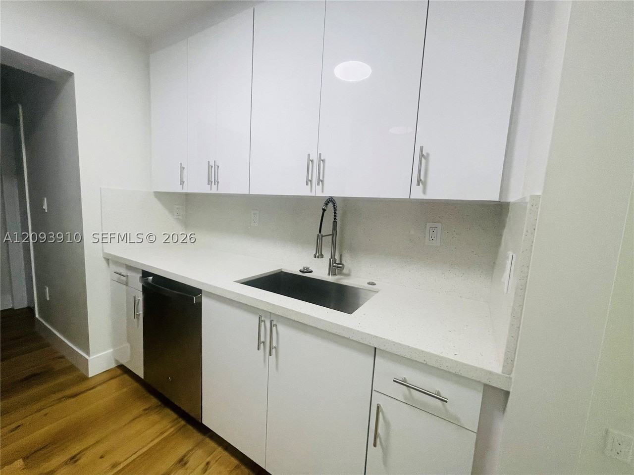 1145 Nw 25th St - Photo 7 of 14
