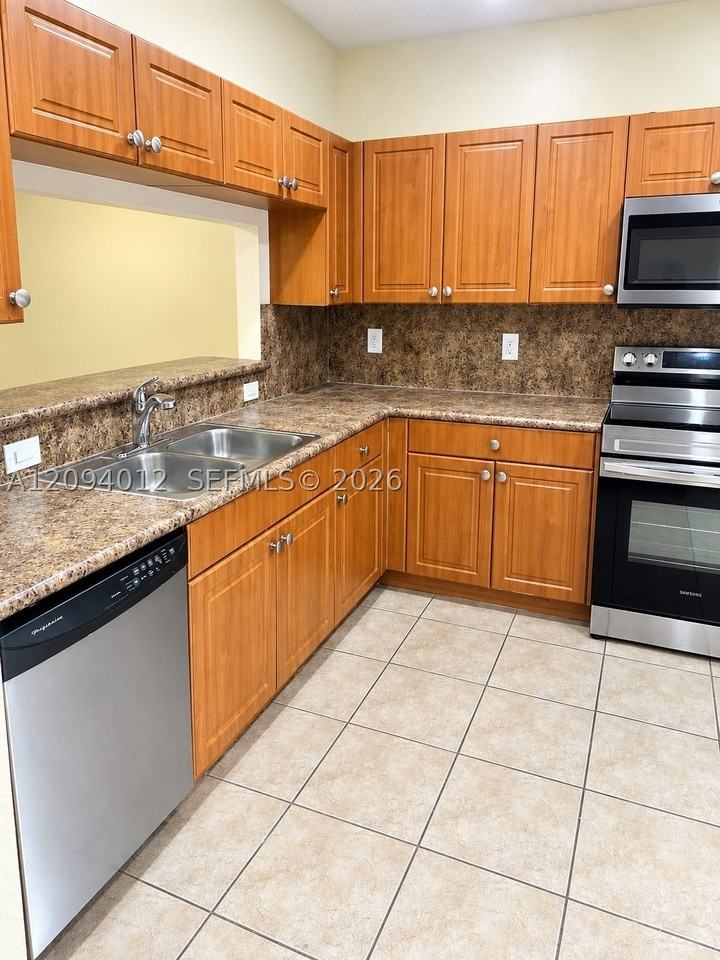 8224 Sw 29th St #101 - Photo 3 of 18