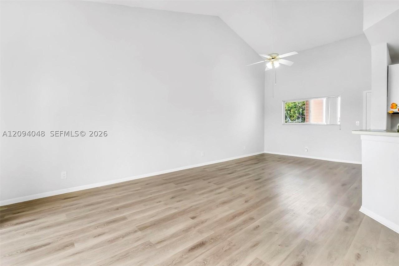 3433 Nw 44th St #203 - Photo 4 of 35