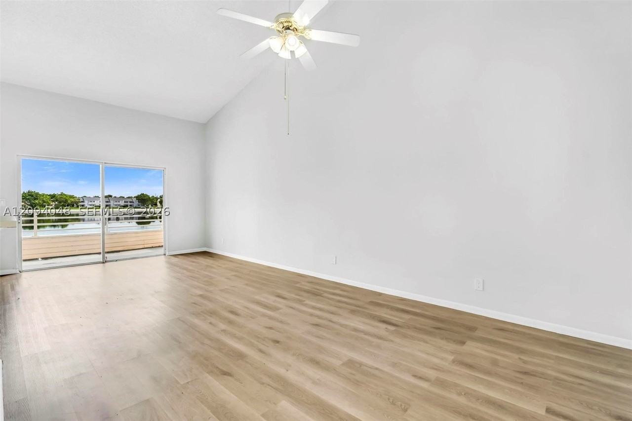 3433 Nw 44th St #203 - Photo 5 of 35