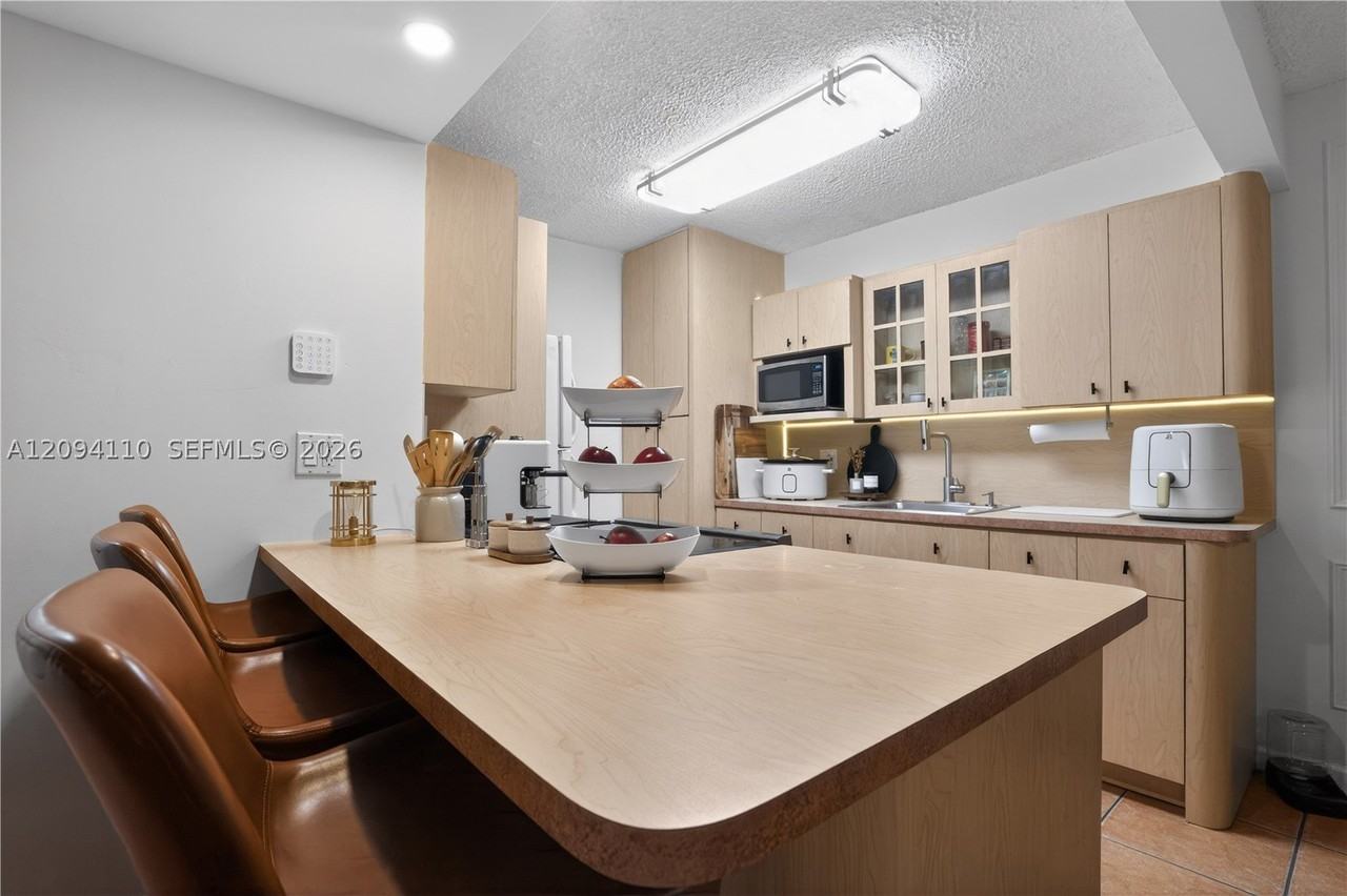 7221 Miami Lakes Dr #A21 - Photo 4 of 18