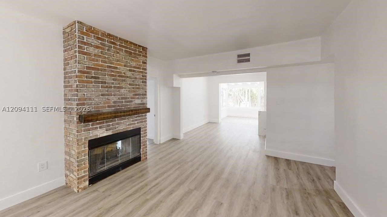 5951 Sw 46th Ter - Photo 4 of 22