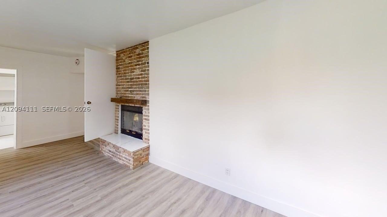 5951 Sw 46th Ter - Photo 7 of 22
