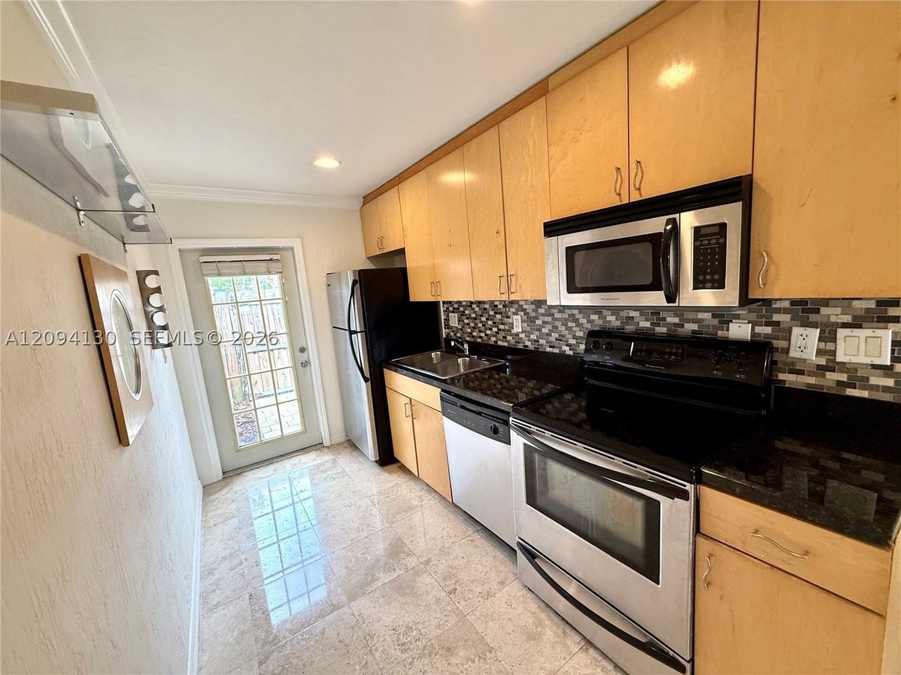 720 Ne 13th Ct #3 - Photo 4 of 13