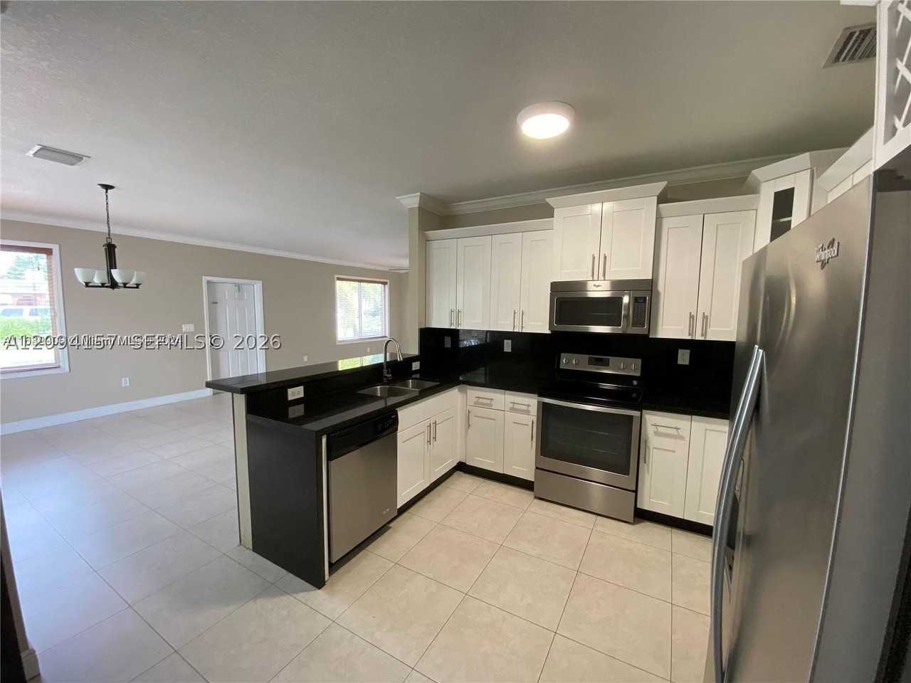 2700 Fillmore St - Photo 4 of 16
