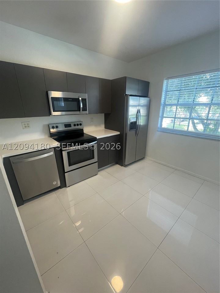 5600 Nw 114th Pl #202 - Photo 3 of 12