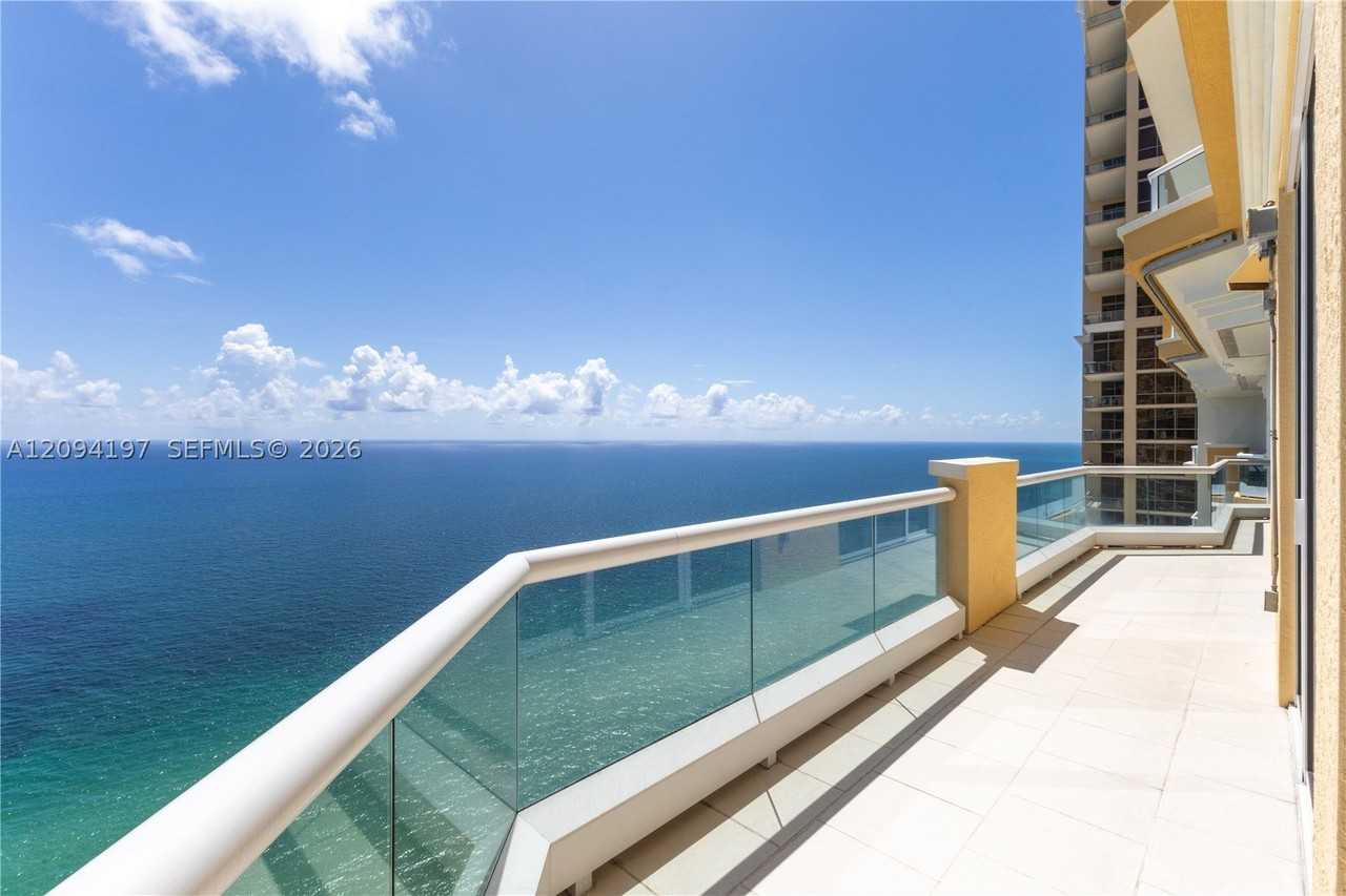 17875 Collins Ave #4403 - Photo 4 of 26