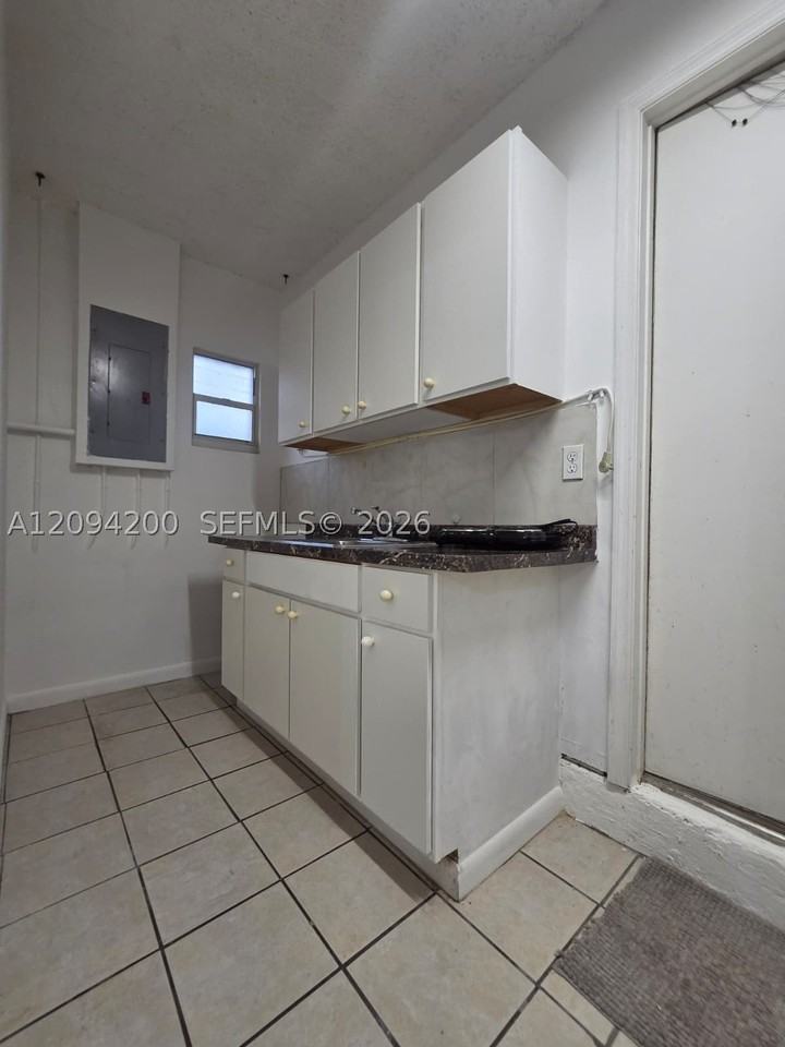 9801 Sw 13th Ct #9801 - Photo 4 of 7