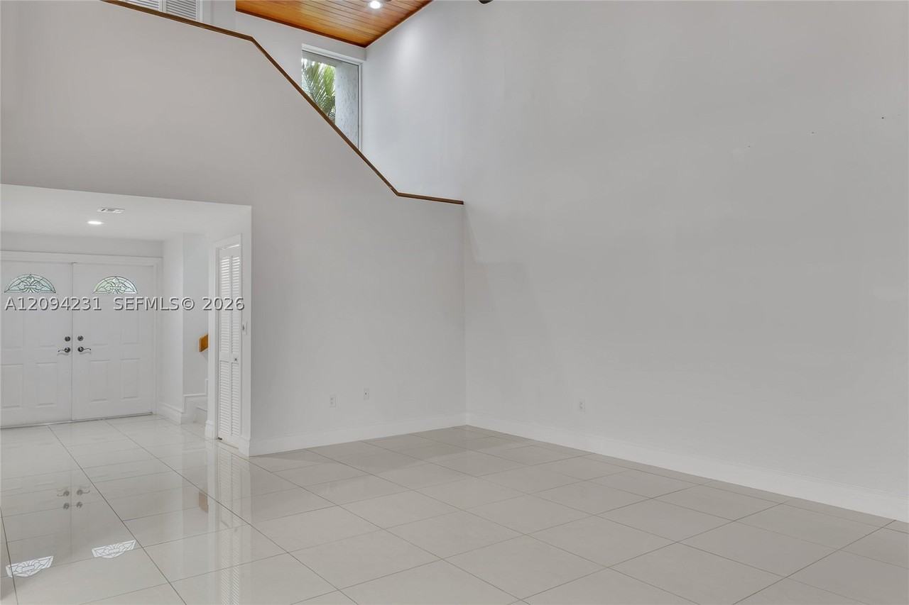 3626 Sw 57th Ave #0 - Photo 3 of 23