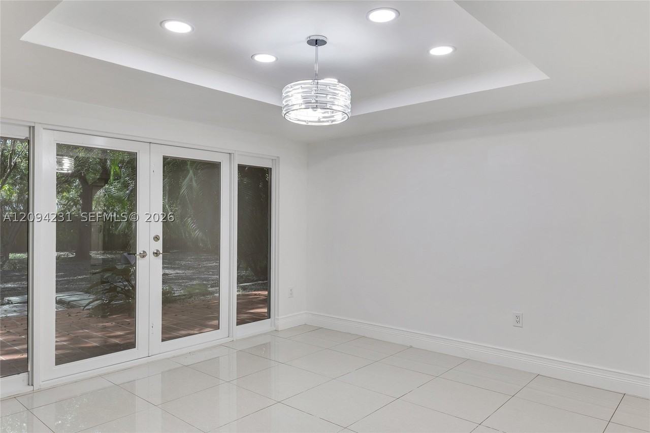 3626 Sw 57th Ave #0 - Photo 6 of 23
