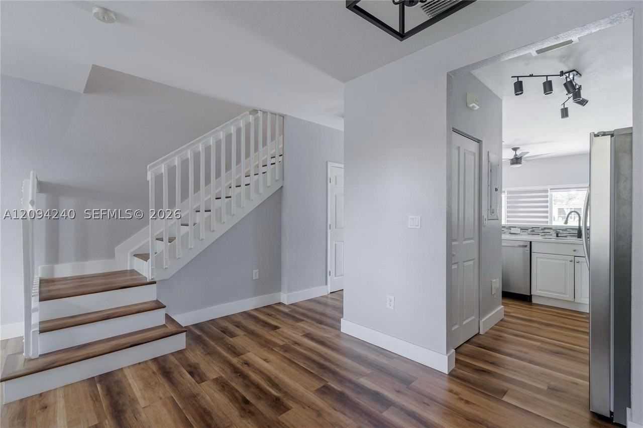 3370 Ne 13th Circle Dr #106-20 - Photo 4 of 29