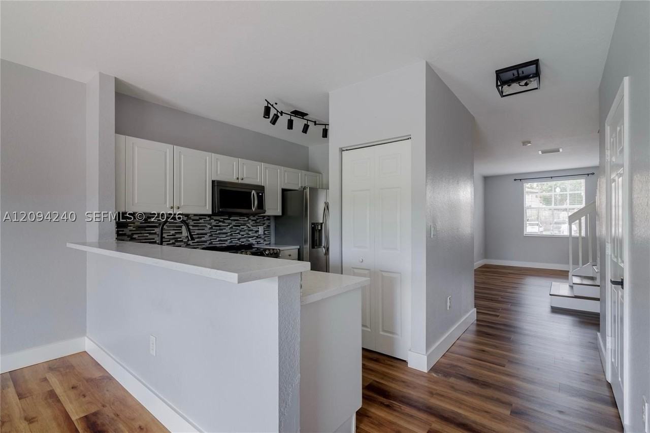 3370 Ne 13th Circle Dr #106-20 - Photo 5 of 29