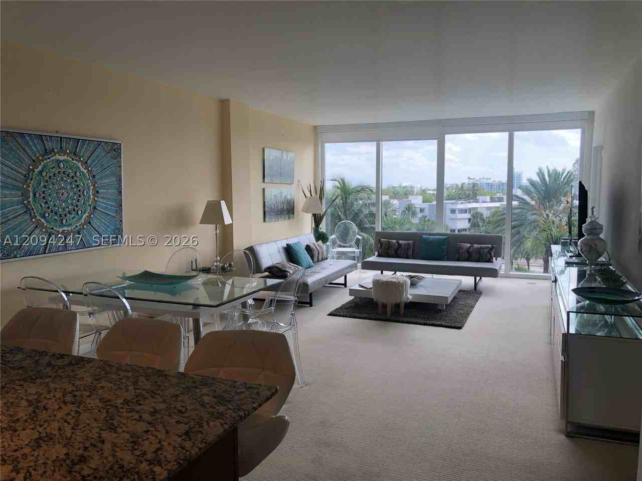 10275 Collins Ave #427 - Photo 3 of 12