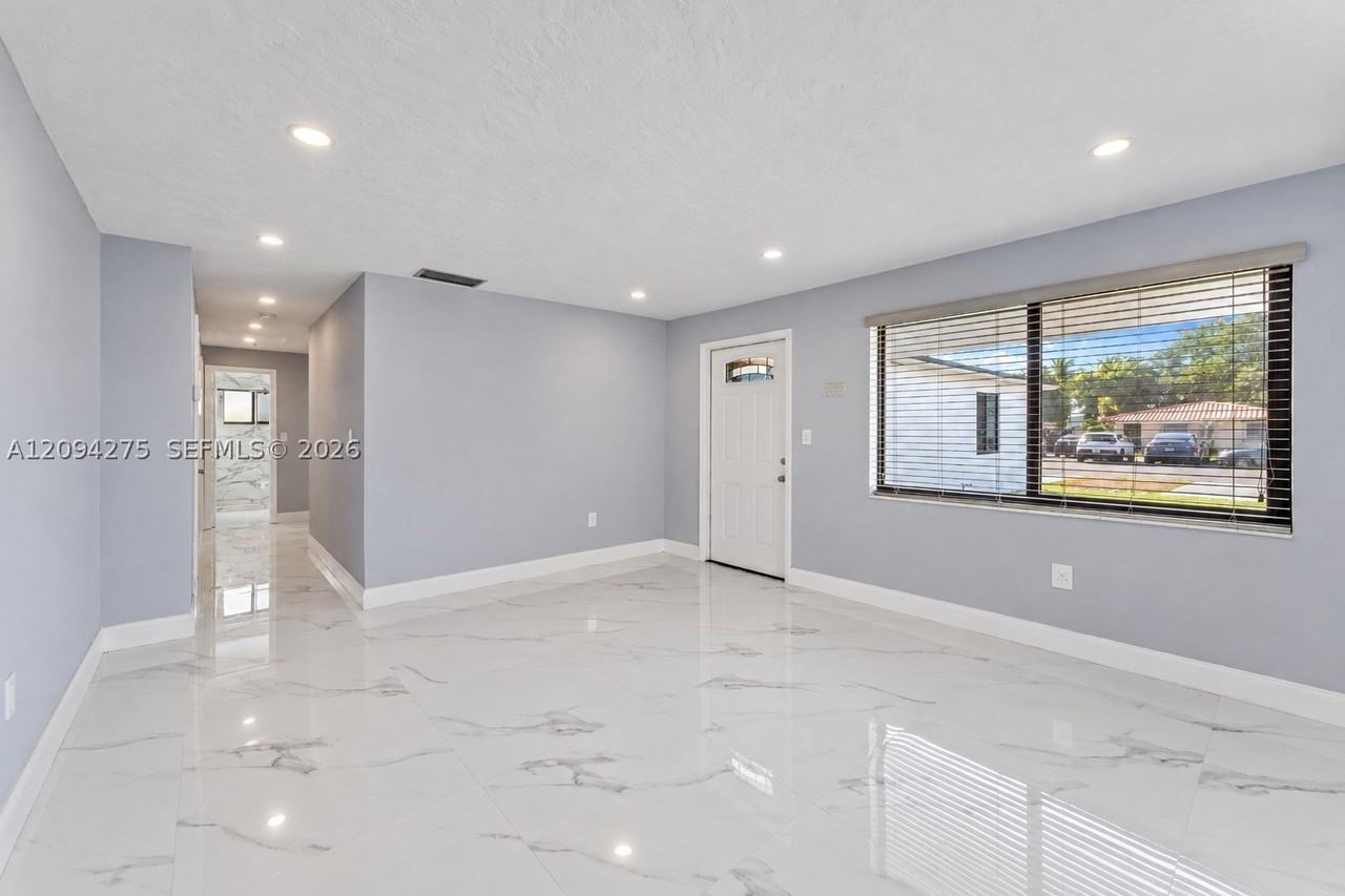7393 Sw 22nd St #7393 - Photo 5 of 50