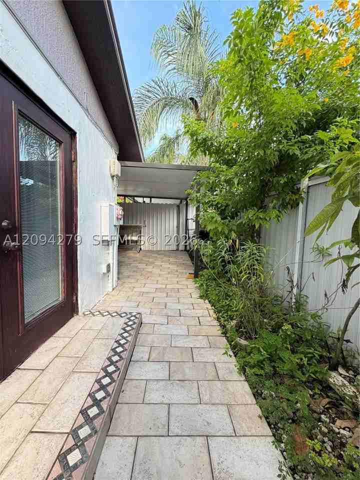 16211 Sw 109th Ave - Photo 2 of 11