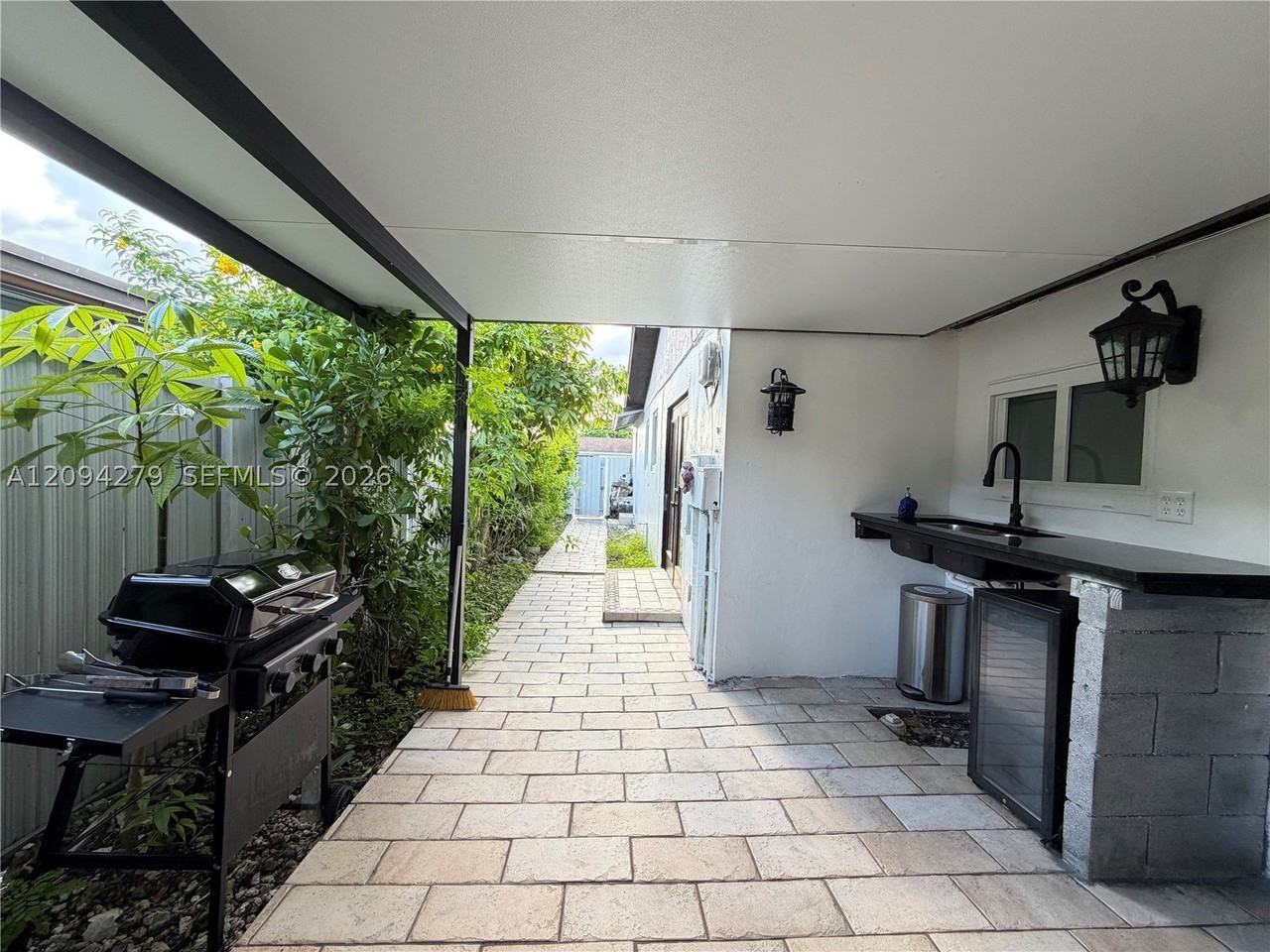 16211 Sw 109th Ave - Photo 3 of 11