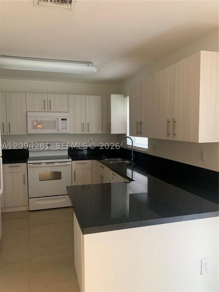 17042 Nw 22nd St #17042 - Photo 2 of 7