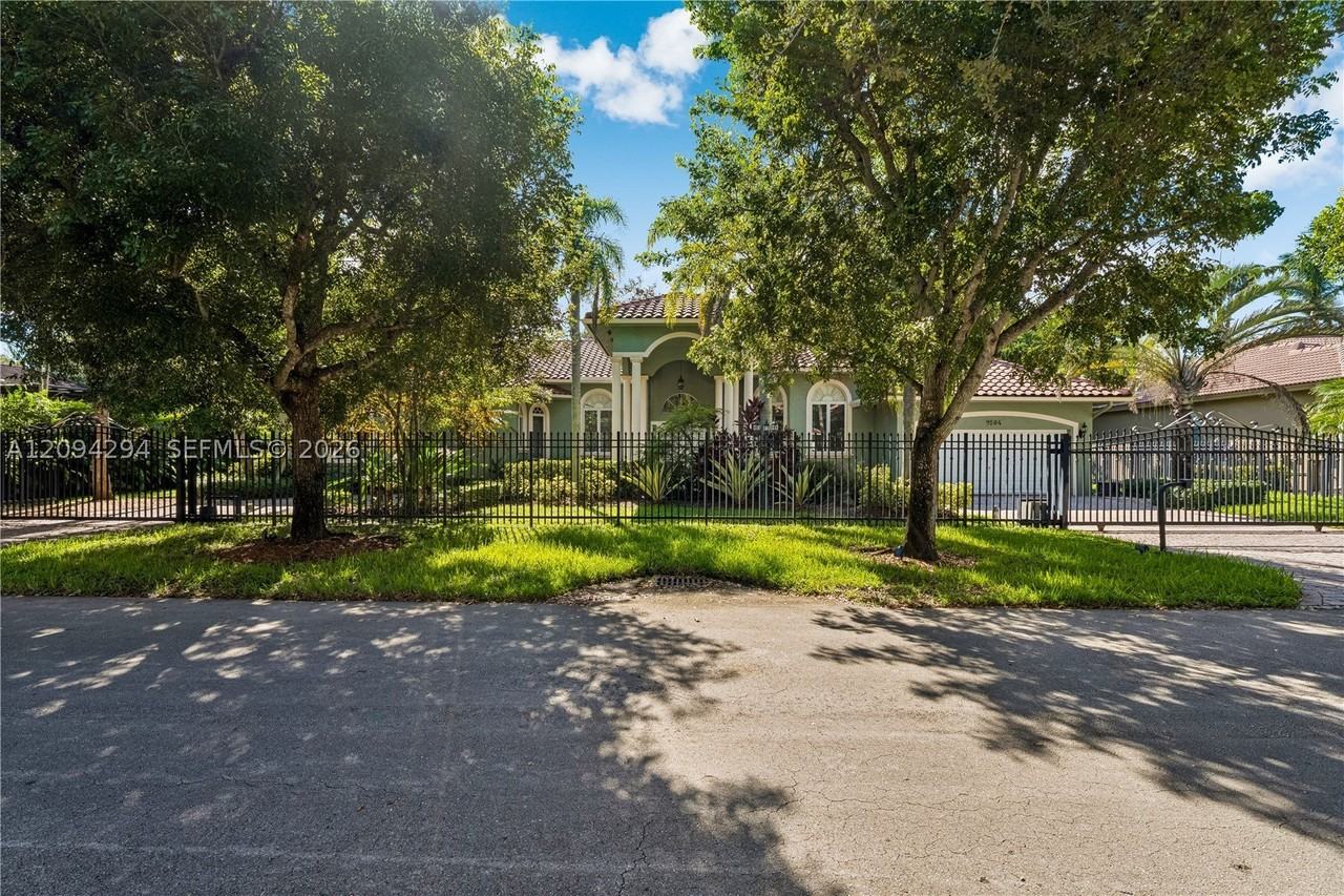 9504 Sw 89th Pl - Photo 7 of 41