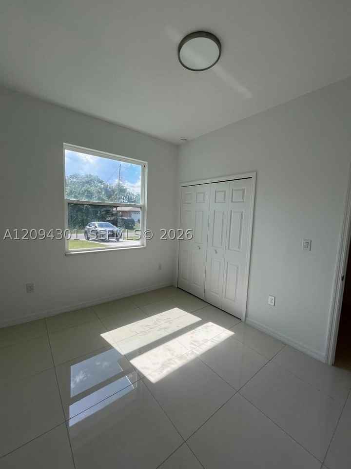 4700 29th St Sw #4700 - Photo 3 of 9