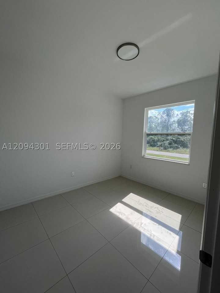 4700 29th St Sw #4700 - Photo 5 of 9