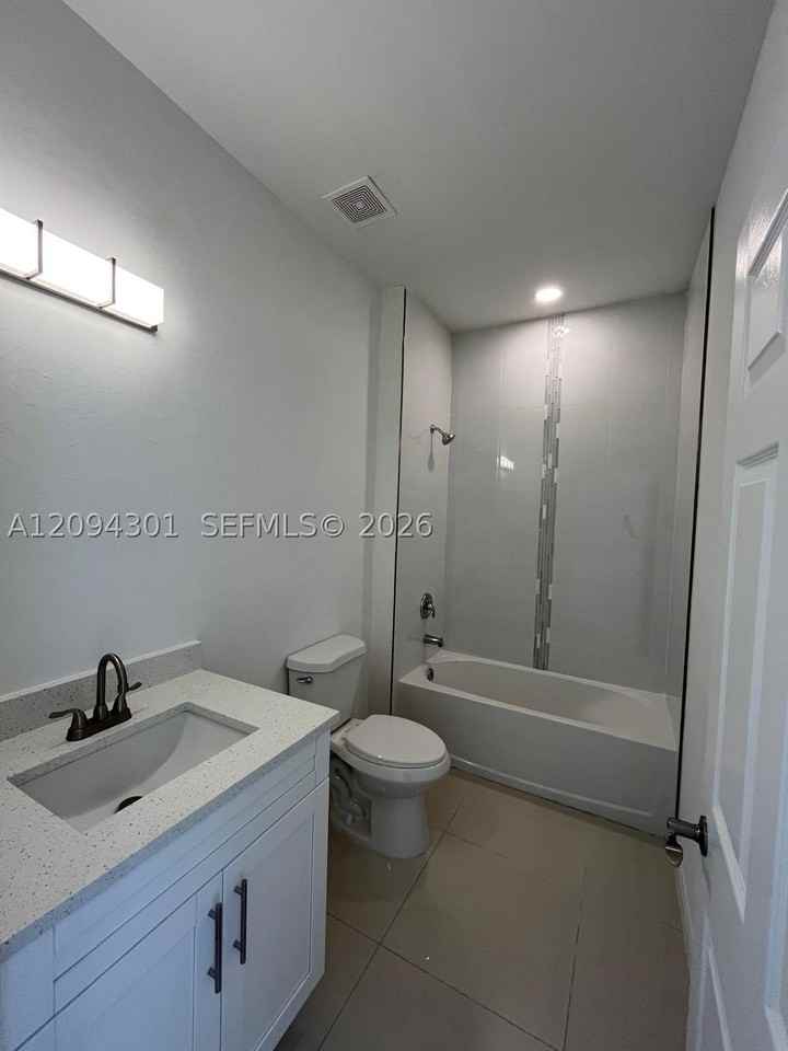 4700 29th St Sw #4700 - Photo 7 of 9