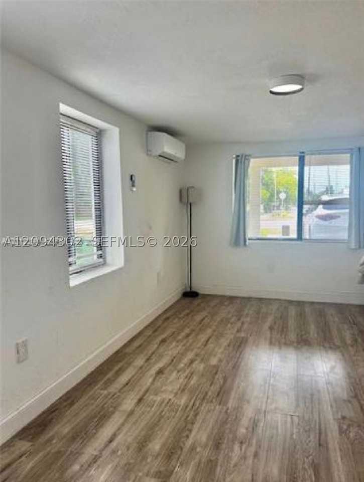 12040 N Miami Ave - Photo 7 of 22