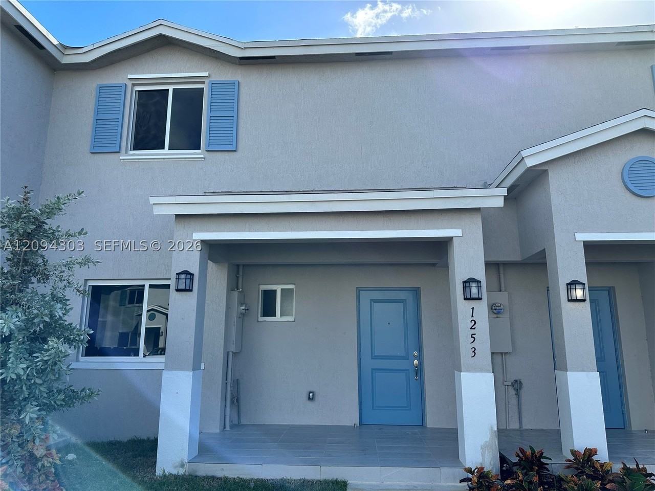 1245 Nw 3rd Ln - Photo 2 of 16