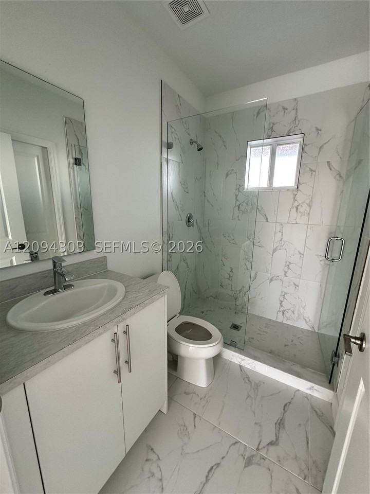 1245 Nw 3rd Ln - Photo 5 of 16