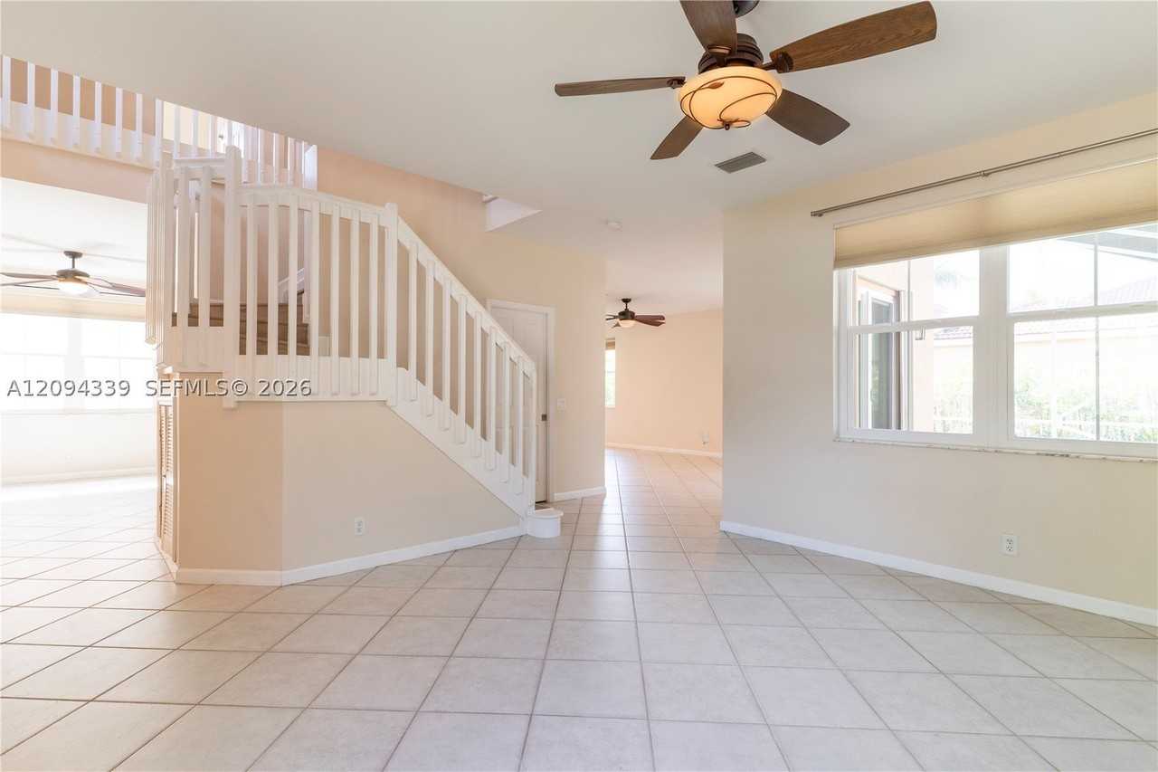 1306 Banyan Way #1306 - Photo 5 of 42