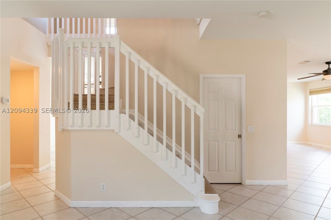 1306 Banyan Way #1306 - Photo 7 of 42