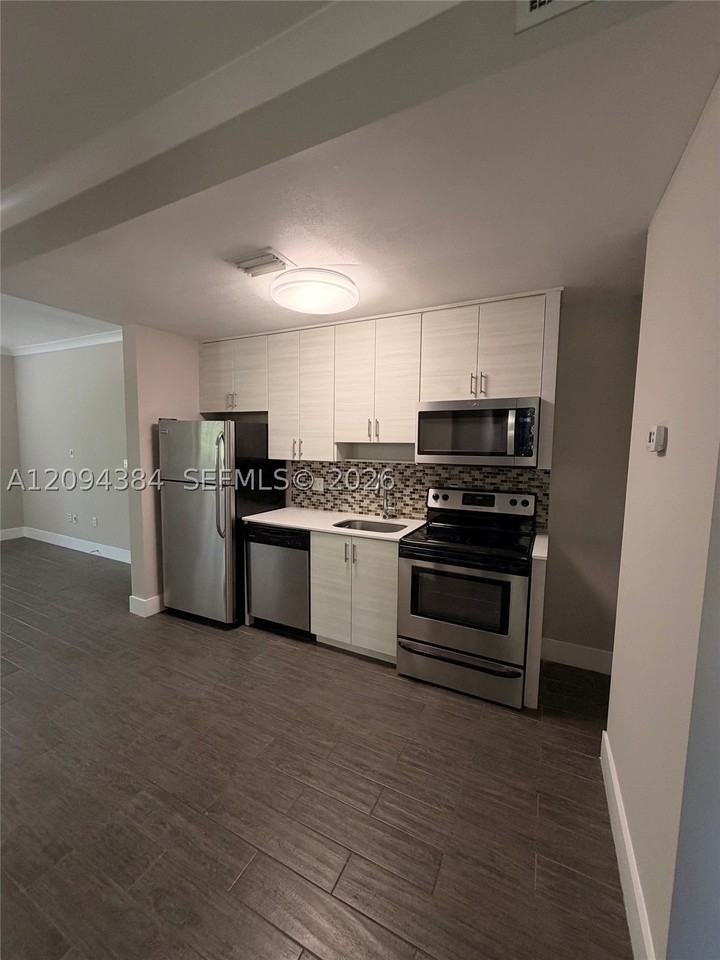115 Menores Ave #8 - Photo 2 of 11