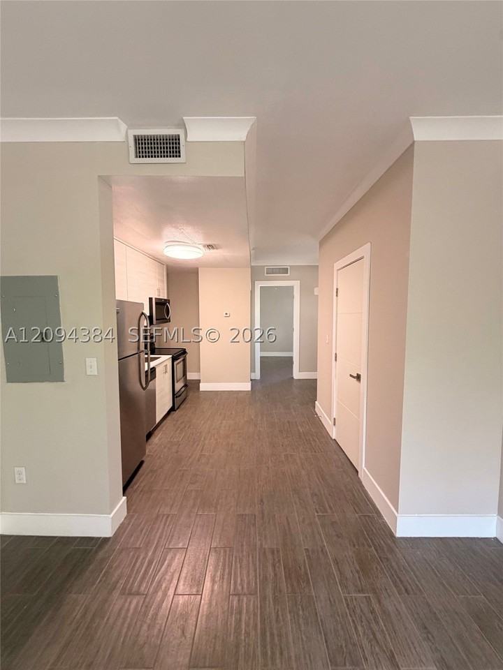 115 Menores Ave #8 - Photo 3 of 11