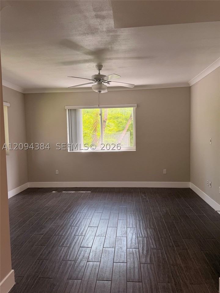 115 Menores Ave #8 - Photo 5 of 11