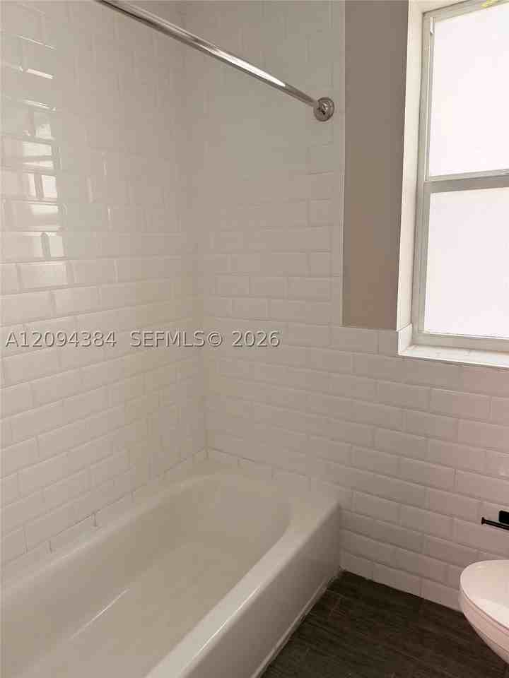 115 Menores Ave #8 - Photo 7 of 11